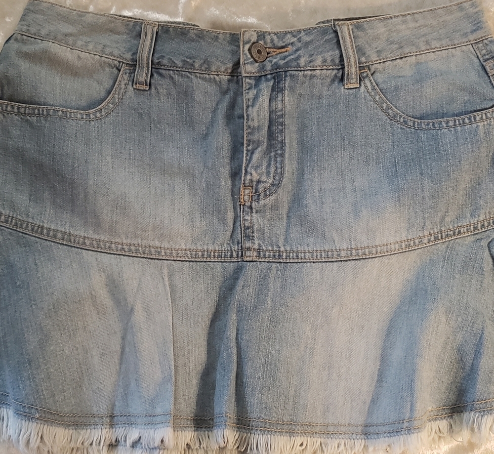 UnionBay darling ruffled denim skirt size 9